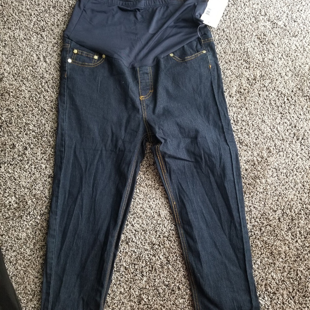 Large maternity capris